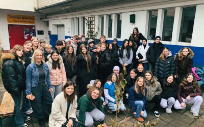 Besuch des Theaterstücks „Come a little closer“