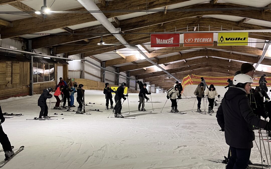 Jahrgang 7 startet in die Skihalle!